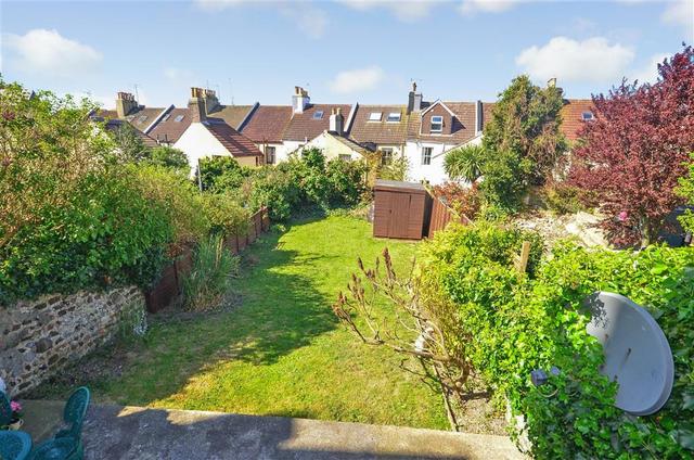  Image of 1 bedroom Flat for sale in Warleigh Road Brighton BN1 at Brighton East Sussex Brighton, BN1 4NT