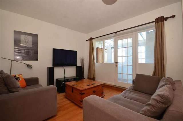  Image of 1 bedroom Flat for sale in Warleigh Road Brighton BN1 at Brighton East Sussex Brighton, BN1 4NT