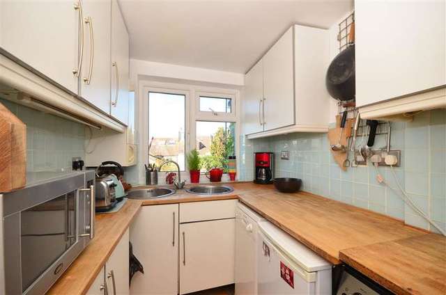  Image of 1 bedroom Flat for sale in Warleigh Road Brighton BN1 at Brighton East Sussex Brighton, BN1 4NT