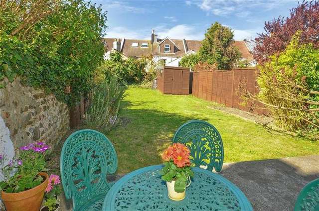  Image of 1 bedroom Flat for sale in Warleigh Road Brighton BN1 at Brighton East Sussex Brighton, BN1 4NT