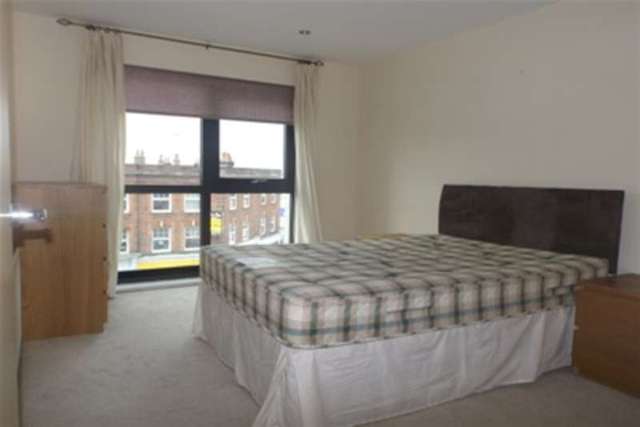  Image of 1 bedroom Flat to rent in Mannock Close London NW9 at London, NW9 5WD