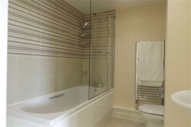  Image of 2 bedroom Penthouse to rent in Mannock Close London NW9 at London, NW9 5WD