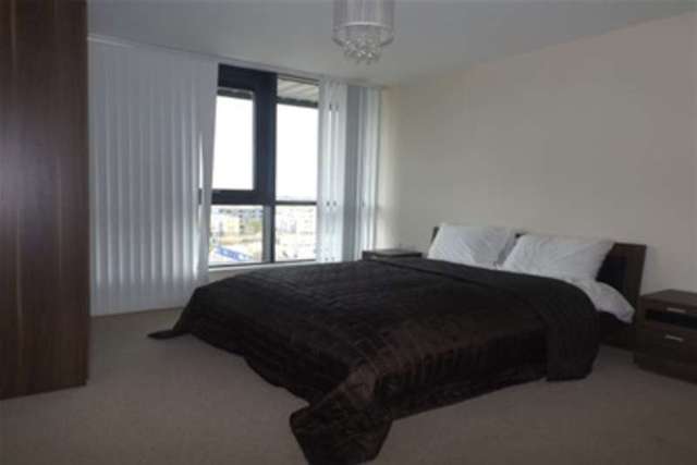  Image of 2 bedroom Penthouse to rent in Mannock Close London NW9 at London, NW9 5WD