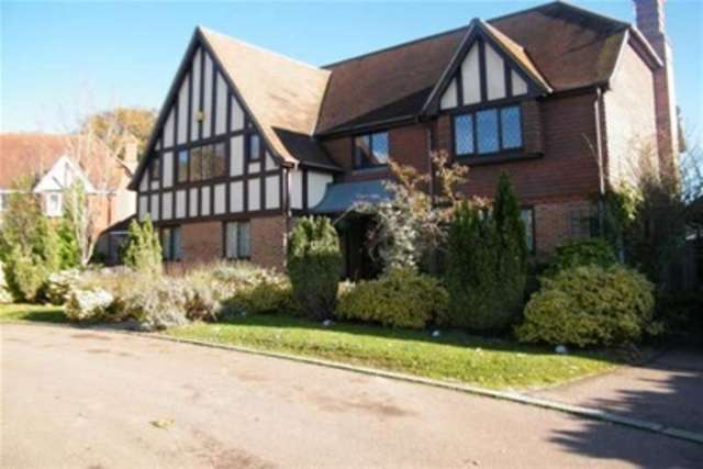  Image of 5 bedroom Detached house to rent in Thorndean Drive Warninglid Haywards Heath RH17 at Haywards Heath, RH17 5SX