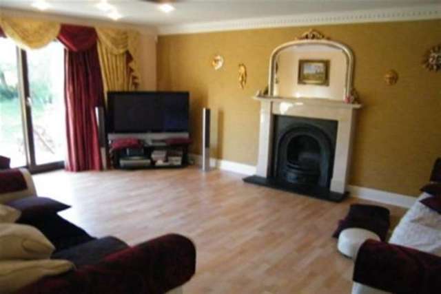  Image of 5 bedroom Detached house to rent in Thorndean Drive Warninglid Haywards Heath RH17 at Haywards Heath, RH17 5SX