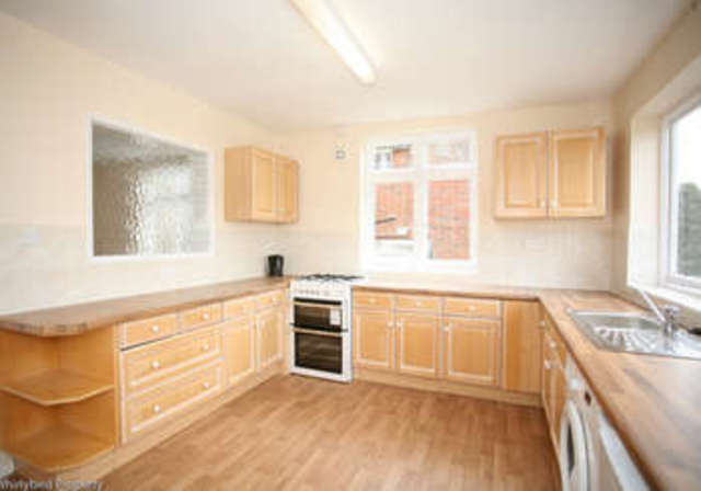  Image of 4 bedroom Property to rent in Wash Hill Lea Wooburn Green High Wycombe HP10 at Wooburn Green Buckinghamshire Wooburn Green, HP10 0JD