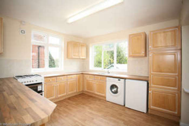  Image of 4 bedroom Property to rent in Wash Hill Lea Wooburn Green High Wycombe HP10 at Wooburn Green Buckinghamshire Wooburn Green, HP10 0JD