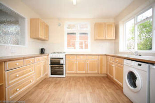  Image of 4 bedroom Property to rent in Wash Hill Lea Wooburn Green High Wycombe HP10 at Wooburn Green Buckinghamshire Wooburn Green, HP10 0JD