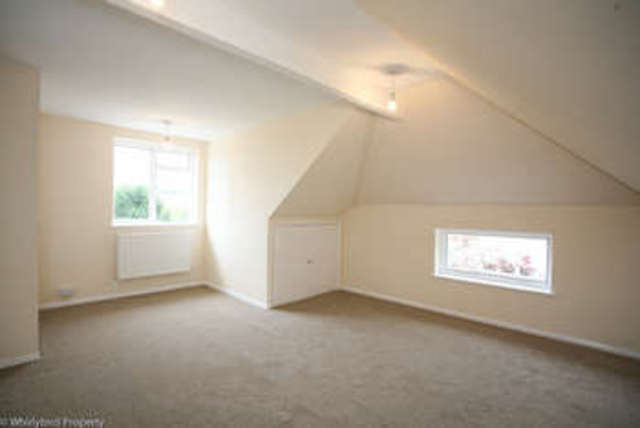  Image of 4 bedroom Property to rent in Wash Hill Lea Wooburn Green High Wycombe HP10 at Wooburn Green Buckinghamshire Wooburn Green, HP10 0JD