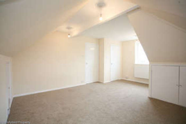  Image of 4 bedroom Property to rent in Wash Hill Lea Wooburn Green High Wycombe HP10 at Wooburn Green Buckinghamshire Wooburn Green, HP10 0JD