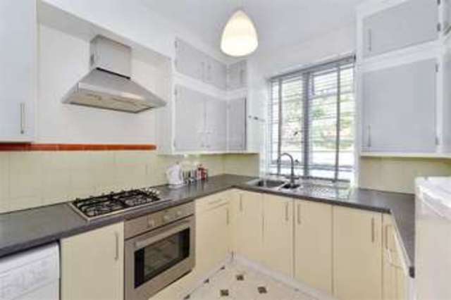  Image of 2 bedroom Property to rent in Wedderburn Road London NW3 at Wedderburn Road Belsize Park Belsize Park, NW3 5QJ