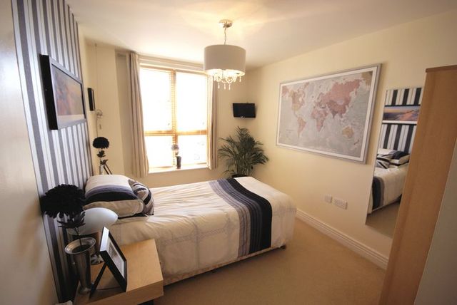  Image of 2 bedroom Flat for sale in Weevil Lane Gosport PO12 at Royal Clarence Marina  Gosport, PO12 1FP
