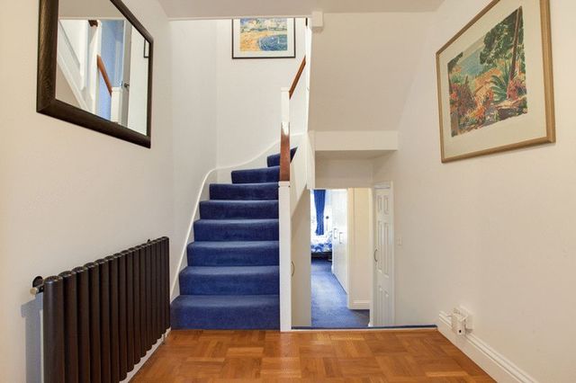  Image of 4 bedroom Detached house for sale in Barnards Hill Marlow SL7 at Barnards Hill  Marlow, SL7 2NX