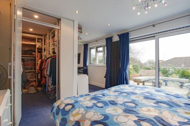  Image of 4 bedroom Detached house for sale in Barnards Hill Marlow SL7 at Barnards Hill  Marlow, SL7 2NX