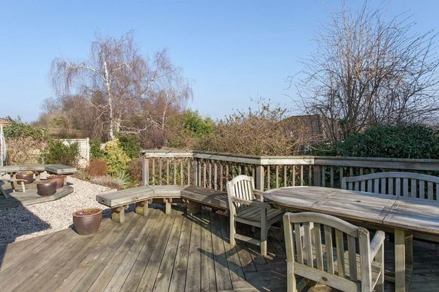  Image of 4 bedroom Detached house for sale in Barnards Hill Marlow SL7 at Barnards Hill  Marlow, SL7 2NX