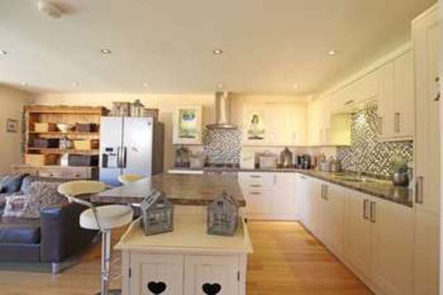 Image of 4 bedroom Detached house for sale in Salisbury Road West Wellow Romsey SO51 at Salisbury Road West Wellow Romsey, SO51 6BU