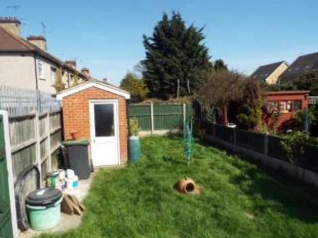 Image of 3 bedroom End of Terrace for sale in Bridgwater Drive Westcliff-on-Sea SS0 at Westcliff-on-Sea Essex Prittlewell, SS0 0HA