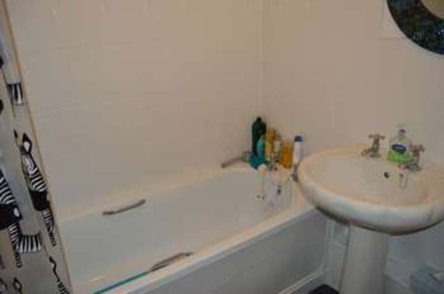  Image of 2 bedroom Flat for sale in Whitcombe Road Newport PO30 at Whitcombe Road  Newport, PO30 1ED