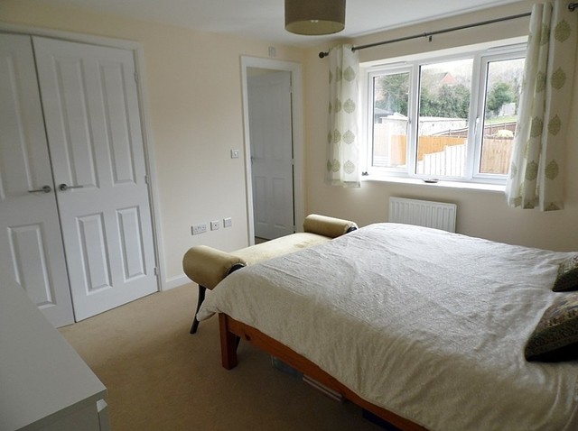  Image of 5 bedroom Detached house for sale in Whiteland Way Clanfield Waterlooville PO8 at Whiteland Way Clanfield Waterlooville, PO8 0ZF