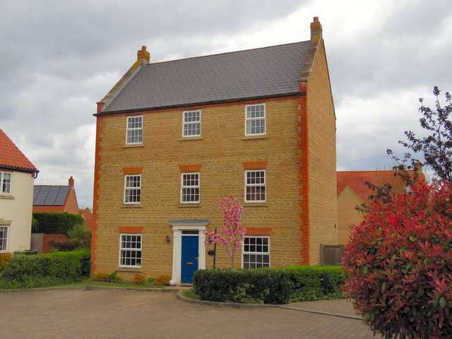  Image of 6 bedroom Detached house for sale in Whittington Chase Kingsmead Milton Keynes MK4 at Kingsmead Milton Keynes Buckinghamshire, MK4 4HL