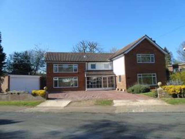  Image of 4 bedroom Detached house for sale in Woodland Way Stevenage SG2 at Woodland Way  Stevenage, SG2 8BX