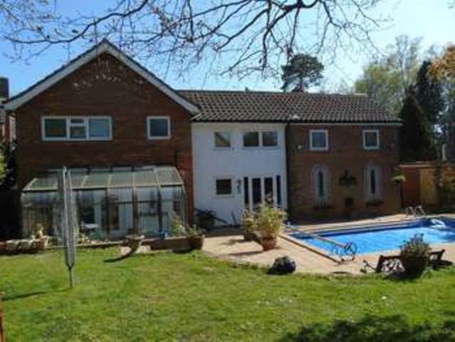  Image of 4 bedroom Detached house for sale in Woodland Way Stevenage SG2 at Woodland Way  Stevenage, SG2 8BX