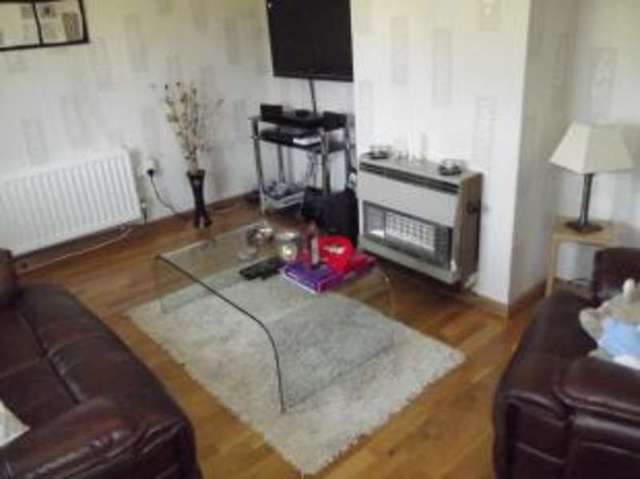  Image of 3 bedroom End of Terrace for sale in Drovers Way Woodley Reading RG5 at Woodley Reading Woodley, RG5 3PU