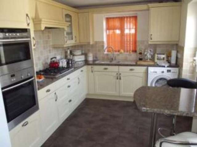  Image of 3 bedroom End of Terrace for sale in Drovers Way Woodley Reading RG5 at Woodley Reading Woodley, RG5 3PU