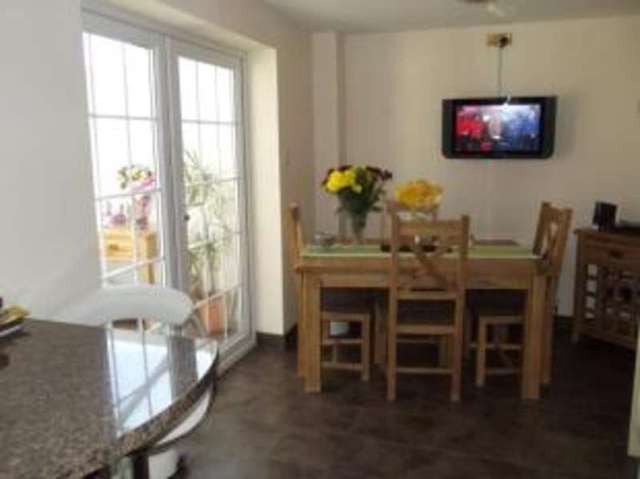  Image of 3 bedroom End of Terrace for sale in Drovers Way Woodley Reading RG5 at Woodley Reading Woodley, RG5 3PU