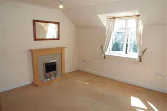  Image of 2 bedroom Flat to rent in Coventry Road Warwick CV34 at Warwick, CV34 4LE