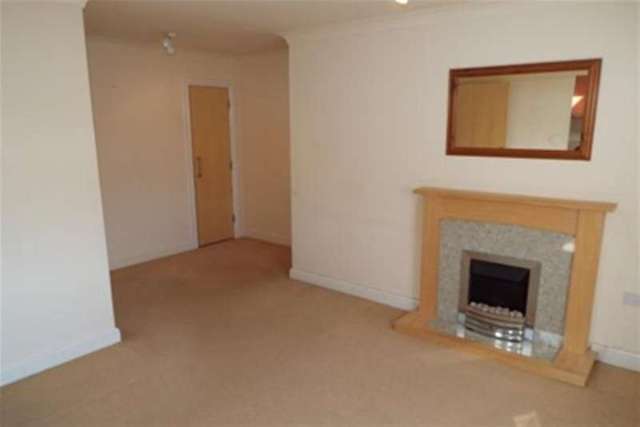  Image of 2 bedroom Flat to rent in Coventry Road Warwick CV34 at Warwick, CV34 4LE