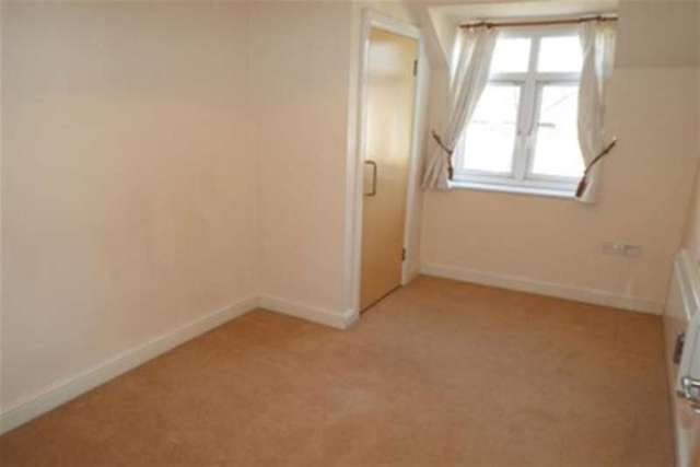  Image of 2 bedroom Flat to rent in Coventry Road Warwick CV34 at Warwick, CV34 4LE