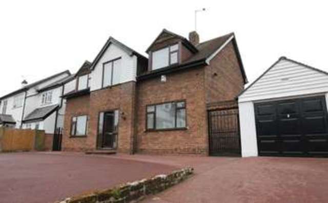  Image of 4 bedroom Detached house for sale in Woolton Park Woolton Liverpool L25 at Woolton Park  Liverpool, L25 6DR