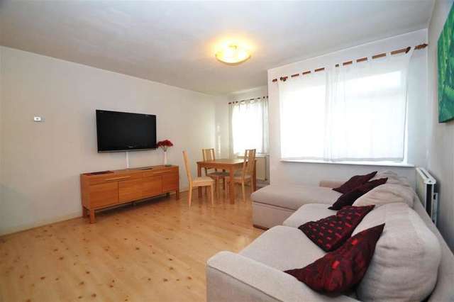  Image of 2 bedroom Apartment to rent in Worple Road London SW19 at Wimbledon, SW19 4LS