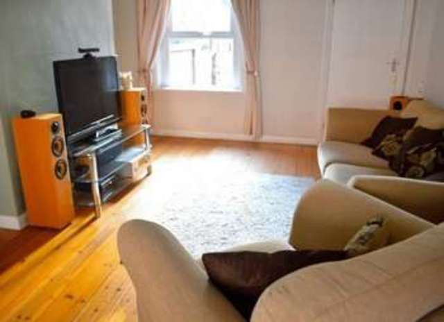  Image of 3 bedroom Terraced house to rent in Beer Street Yeovil BA20 at Beer Street  Yeovil, BA20 2AE