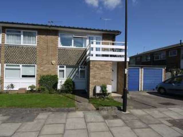  Image of 1 bedroom Flat for sale in Highfield Court London N14 at Highfield Court  Southgate, N14 4DX