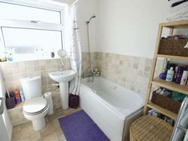  Image of 1 bedroom Flat for sale in Highfield Court London N14 at Highfield Court  Southgate, N14 4DX