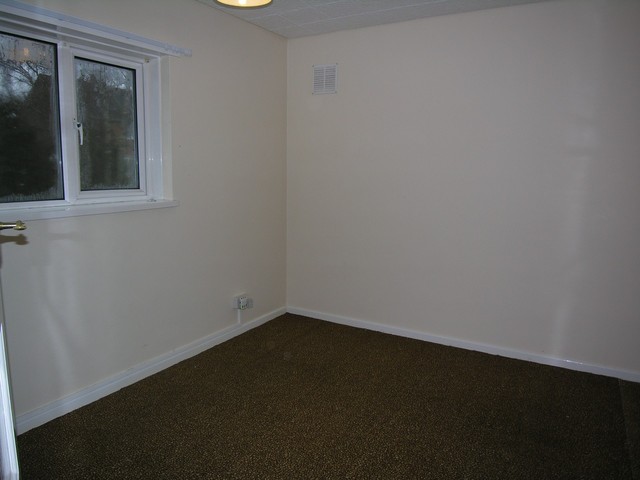  Image of 2 bedroom Flat to rent in Moore Avenue Bournemouth BH11 at Bournemouth, BH11 8AZ