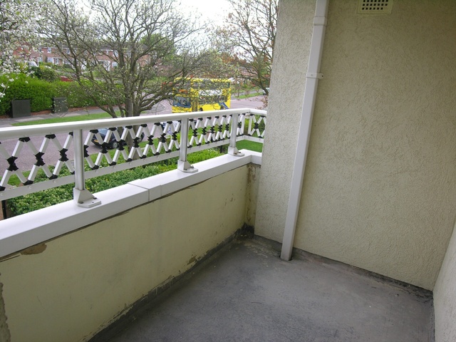  Image of 2 bedroom Flat to rent in Moore Avenue Bournemouth BH11 at Bournemouth, BH11 8AZ