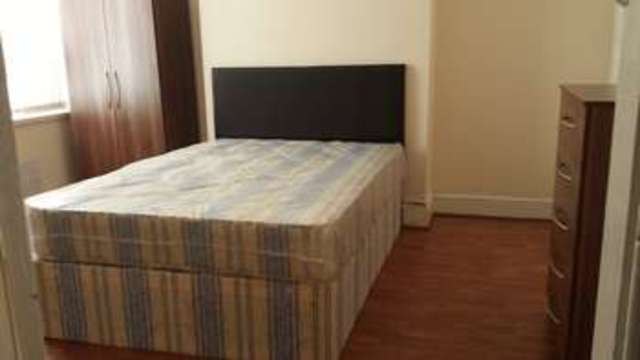  Image of 4 bedroom Terraced house to rent in Hinckley Road Leicester LE3 at Hinckley Road  Leicester, LE3 0RD