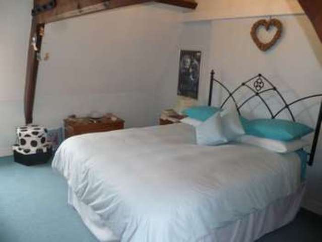  Image of 2 bedroom Flat for sale in Bristol Road Lower Weston-super-Mare BS23 at 80 Bristol Road Lower  Weston-Super-Mare, BS23 2RS