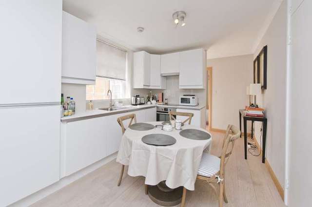  Image of 1 bedroom Flat for sale in Willow Place London SW1P at Admiral House  Willow Place, SW1P 1JW