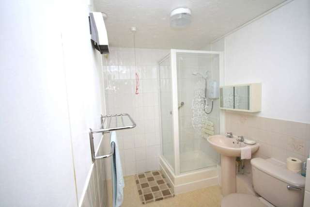  Image of 2 bedroom Retirement Property for sale in Allington Court Outwood Common Road Billericay CM11 at Allington Court  Billericay, CM11 2JB