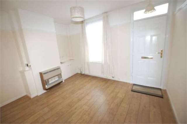  Image of 2 bedroom Terraced house to rent in Alma Street Chester CH3 at Boughton Chester Hoole, CH3 5DF
