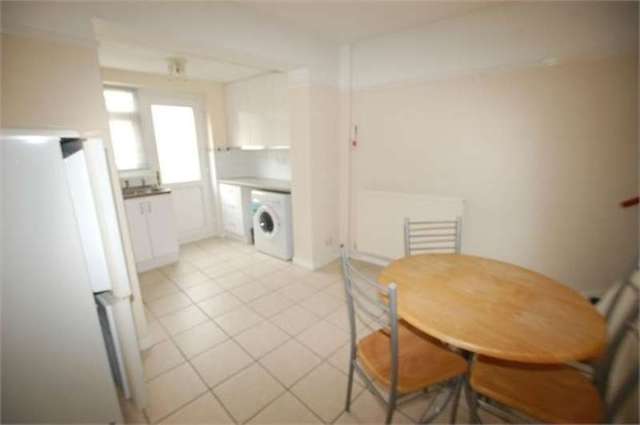  Image of 2 bedroom Terraced house to rent in Alma Street Chester CH3 at Boughton Chester Hoole, CH3 5DF