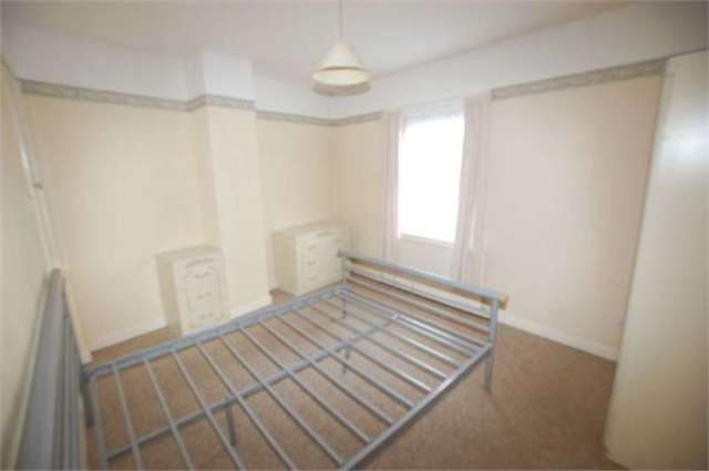  Image of 2 bedroom Terraced house to rent in Alma Street Chester CH3 at Boughton Chester Hoole, CH3 5DF