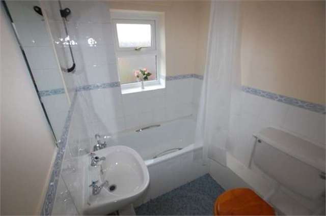  Image of 2 bedroom Terraced house to rent in Alma Street Chester CH3 at Boughton Chester Hoole, CH3 5DF