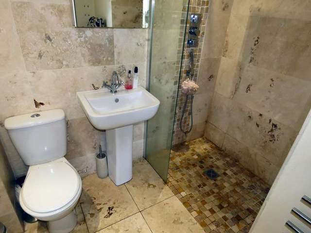  Image of 4 bedroom Cottage for sale in Ampthill Road Lidlington Bedford MK43 at Lidlington Bedford Bedfordshire, MK43 0QX