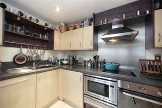  Image of 2 bedroom Apartment to rent in Smugglers Way London SW18 at Smugglers Way Wandsworth Wandsworth Town, SW18 1EN
