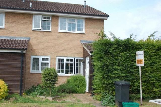  Image of 1 bedroom Terraced house to rent in Ashbourne Crescent Taunton TA1 at Ashbourne Crescent  Taunton, TA1 2RB